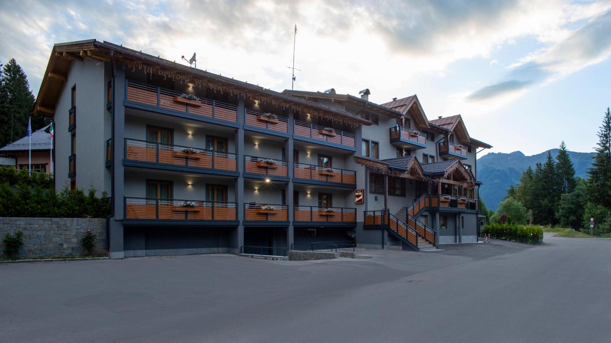 Hotel Fantelli Folgarida Exterior foto